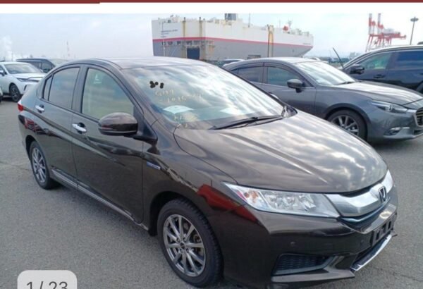2015 Honda Grace Hybrid EX - Brown