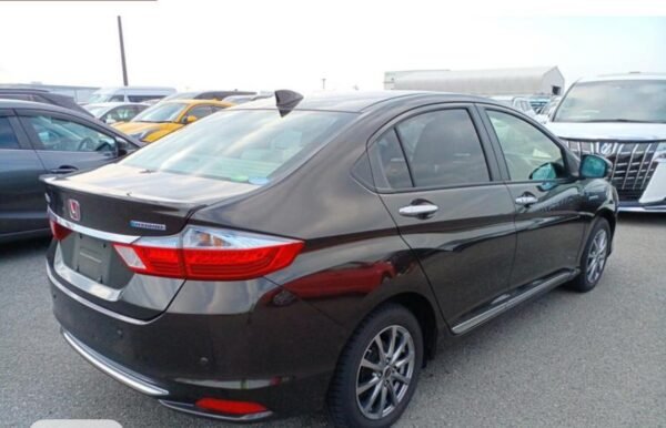 2015 Honda Grace Hybrid EX - Brown - Image 2