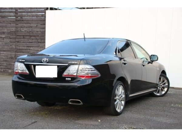 TOYOTA CROWN HYBRID - Image 2