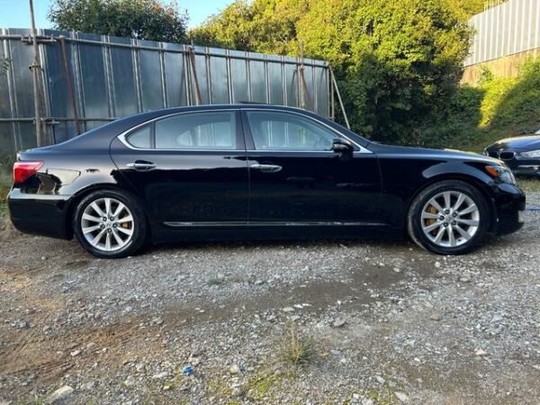 LEXUS LS460 - Image 3