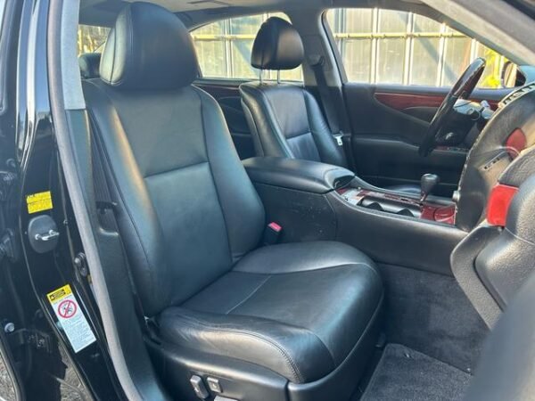 LEXUS LS460 - Image 6