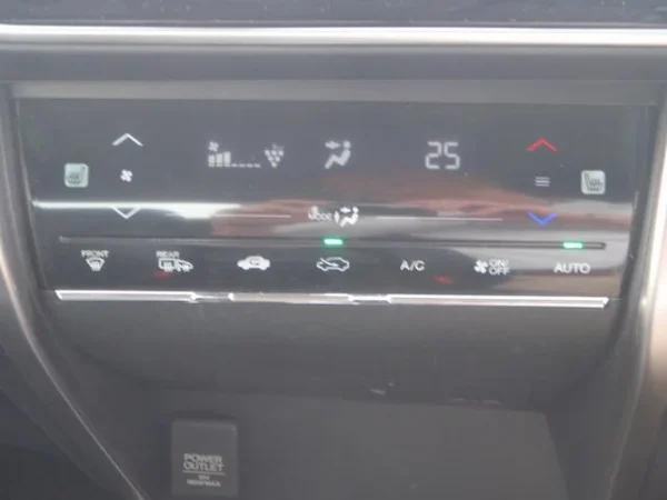 HONDA GRACE HYBRID - Image 9