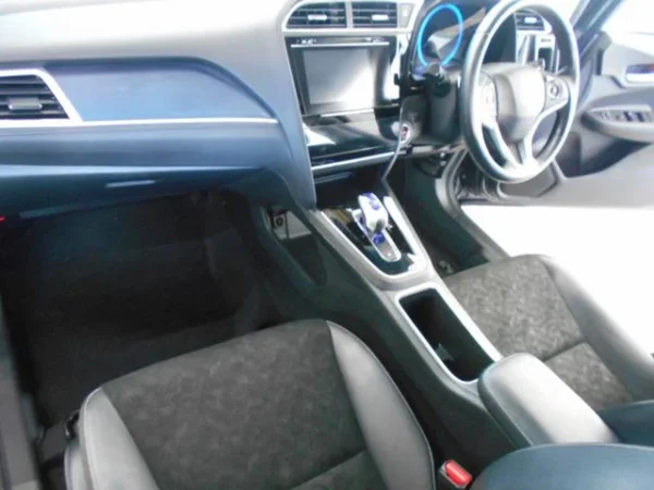 HONDA SHUTTLE HYBRID - Image 7